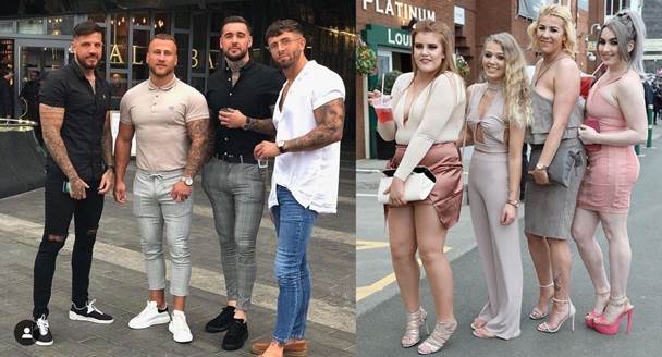 A group of people posing for a picture

Description automatically generated